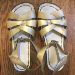 Salt water  sandals hoy golden size 11